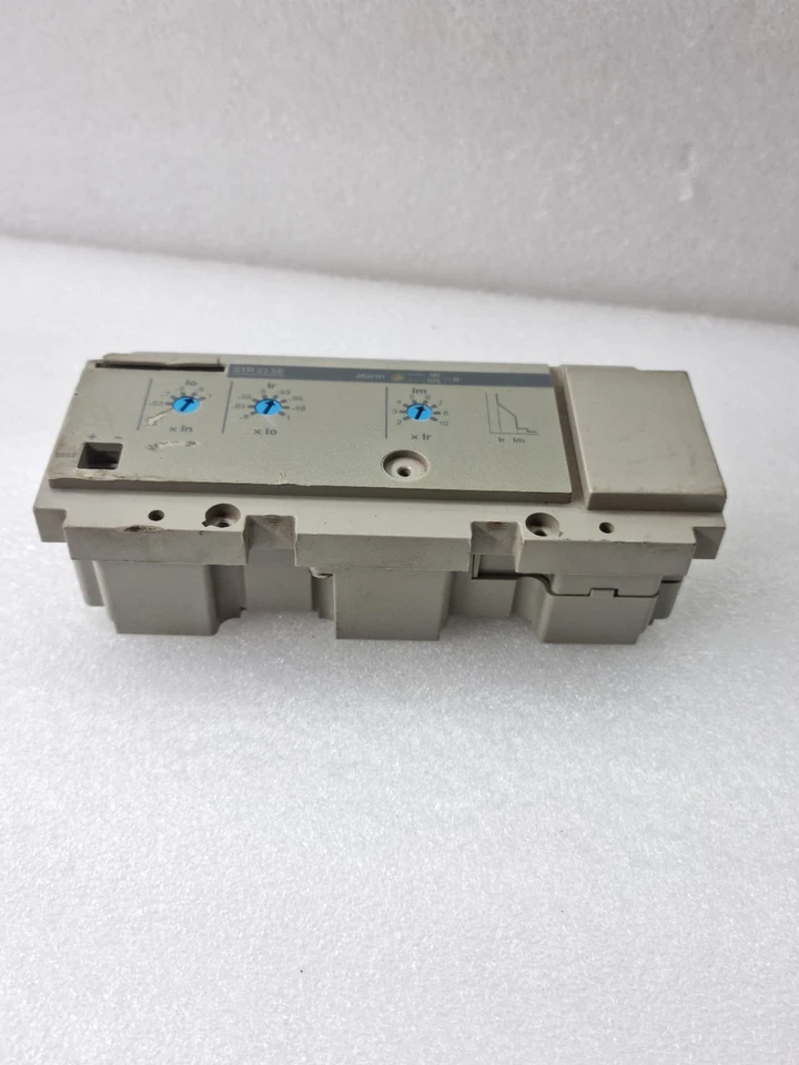 Merlin Gerin STR 23 SE Circuit Breaker 1074050A Free Fast Ship STR23SE 1074050A